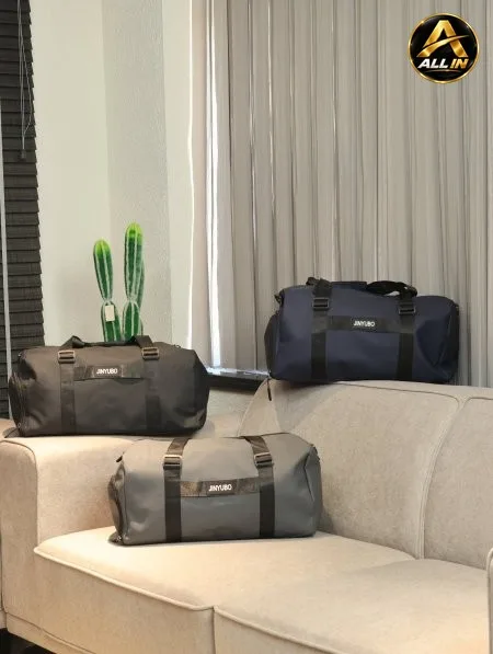شنطة كتف رياضية .