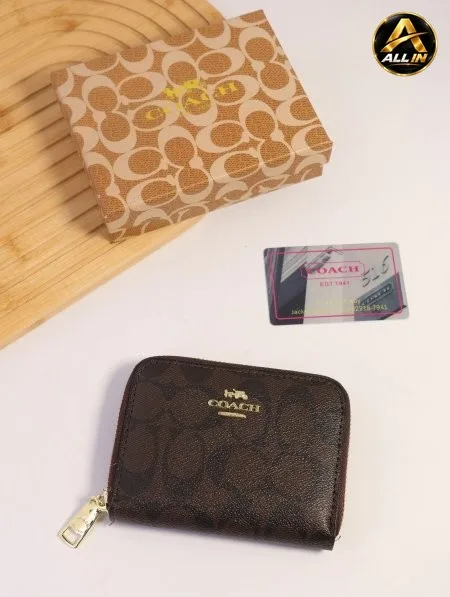 جزدان COACH / مرفق بعلبة.