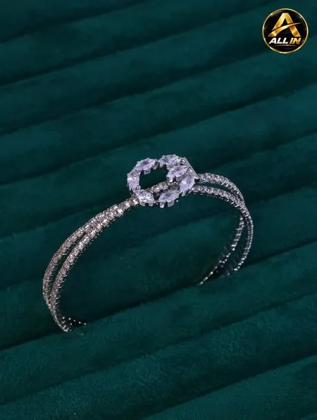 إسوارة نسائية زيركون.