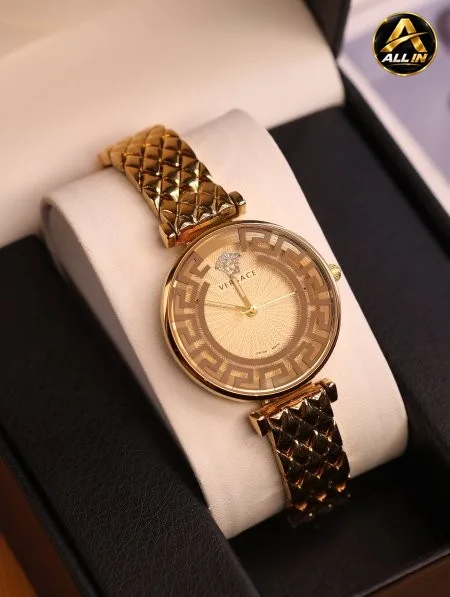 ساعة Versace.