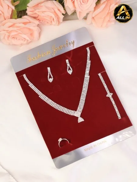 طقم أكسسوارات رسمية.