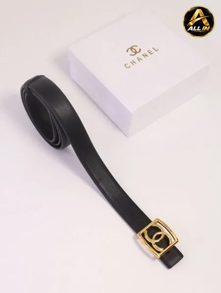 قشط CHANEL جلد كواليتي عالي / مرفق بعلبة.