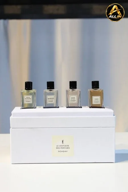 طقم عطر 4 علب من YVE SSAINT LAURANT.