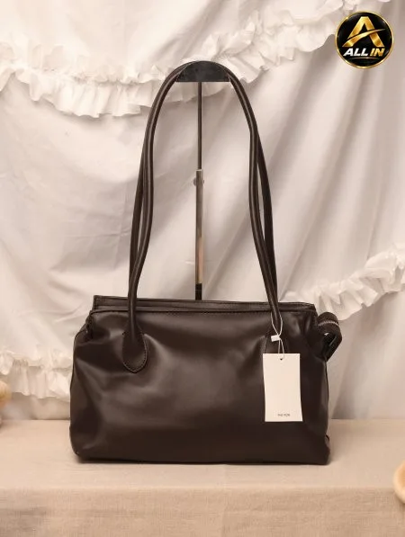 شنطة POLENE / مرفقة بعلبة.