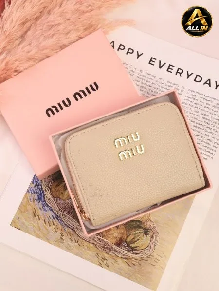 جزدان MIU MIU / مرفق بعلبة.