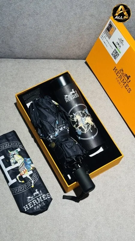 بكج مطره حراريه مع شمسيه من HERMES.