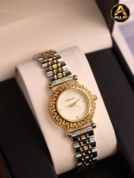 ساعة Versace.
