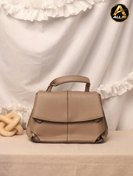 شنطة POLENE / غير مرفقة بعلبة.