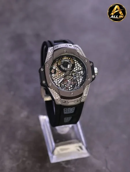 ساعة يد شبابية من HUBLOT.