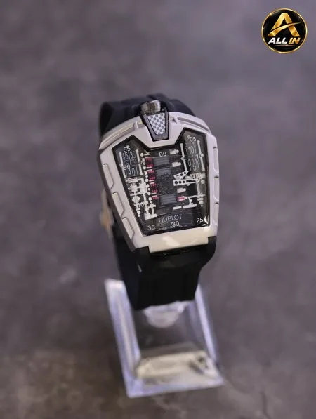 ساعة يد شبابية من HUBLOT.