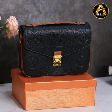 شنطة LOUIS VUITTON