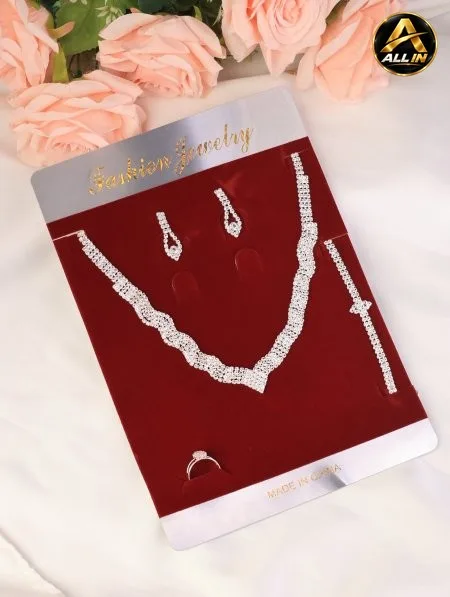 طقم أكسسوارات رسمية.
