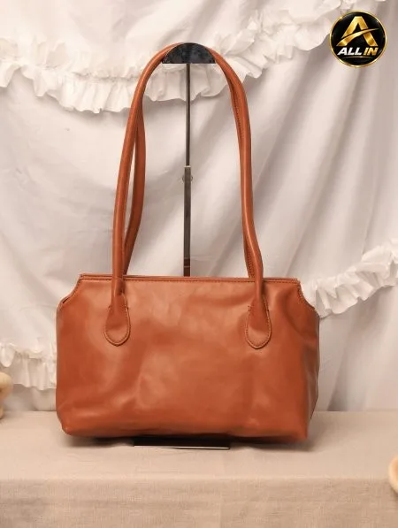 شنطة POLENE / غير مرفقة بعلبة.