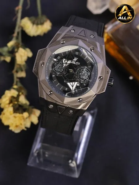 ساعة يد شبابية من HUBLOT.