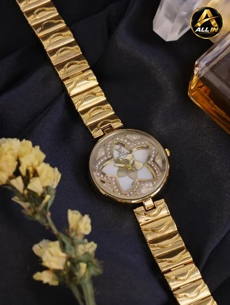 ساعة نسائية LOUIS VUITTON ماستر كوبي.
