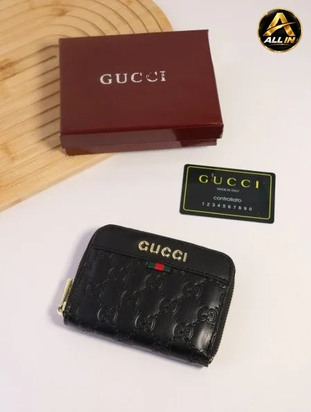 جزدان GUCCI / مرفق بعلبة.