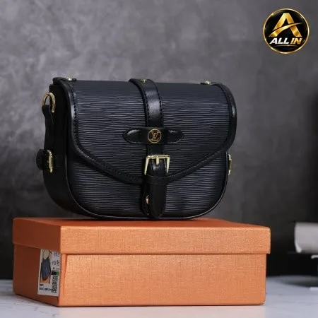 شنطة LOUIS VUITTON