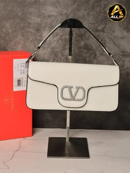 شنطة نسائية VALENTINO.